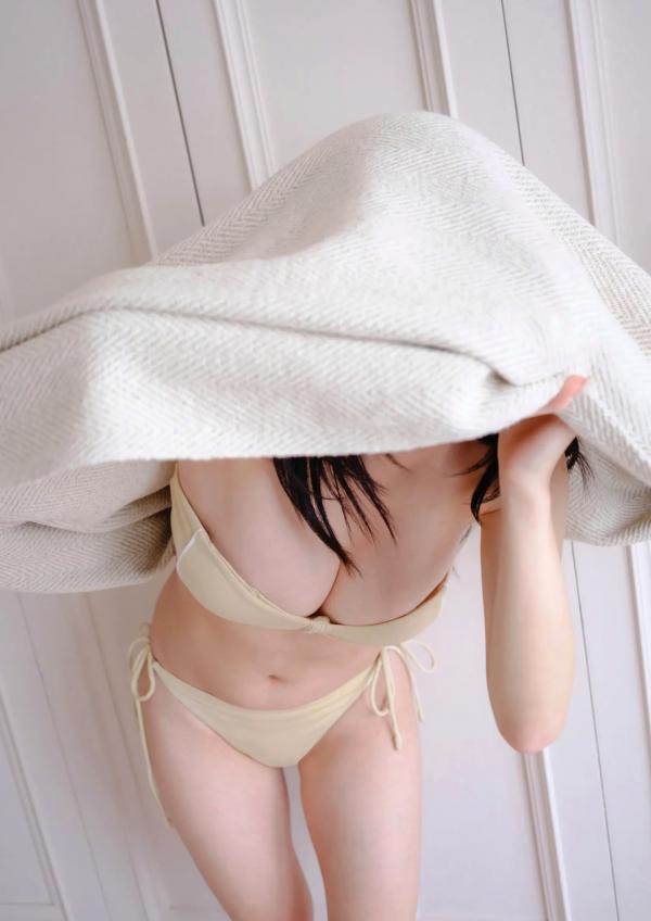    岸みゆ - ちっちゃくないもん。日本性感家居草莓内衣甜美写真第15张图片