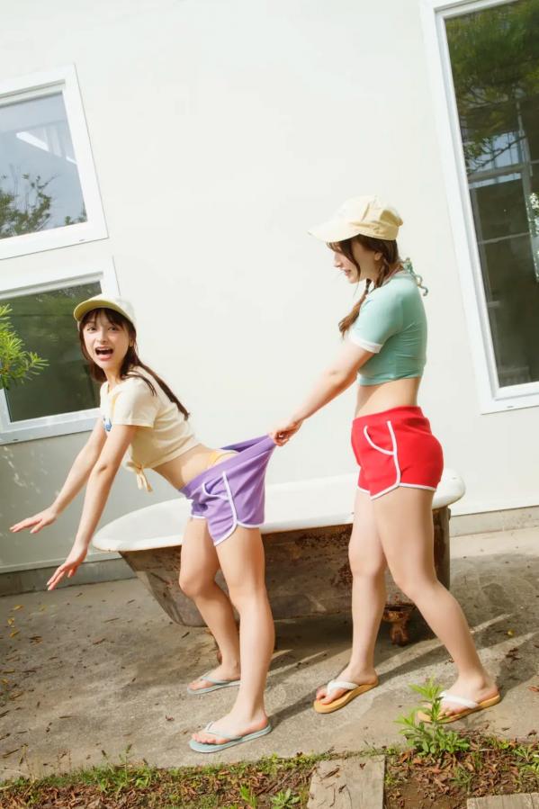    Erika & 百瀬まりな - エリマリ姉妹 清新阳光与性感内衣双人私房写真第77张图片