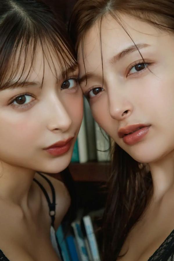    Erika & 百瀬まりな - エリマリ姉妹 清新阳光与性感内衣双人私房写真第103张图片