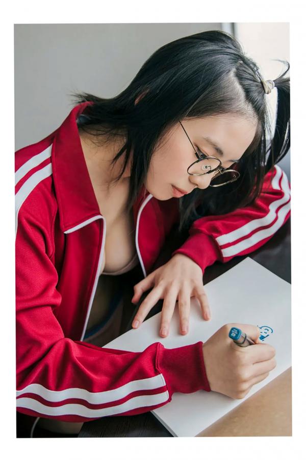    菊地姫奈 - 虚構に恋するプリンセス 日本清纯校服与性感内衣私房写真第25张图片