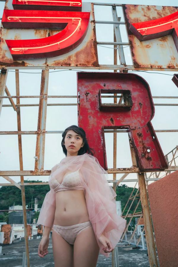    菊地姫奈 - 続：moment 日系清纯性感写真 海边比基尼与泳池私房秀第32张图片