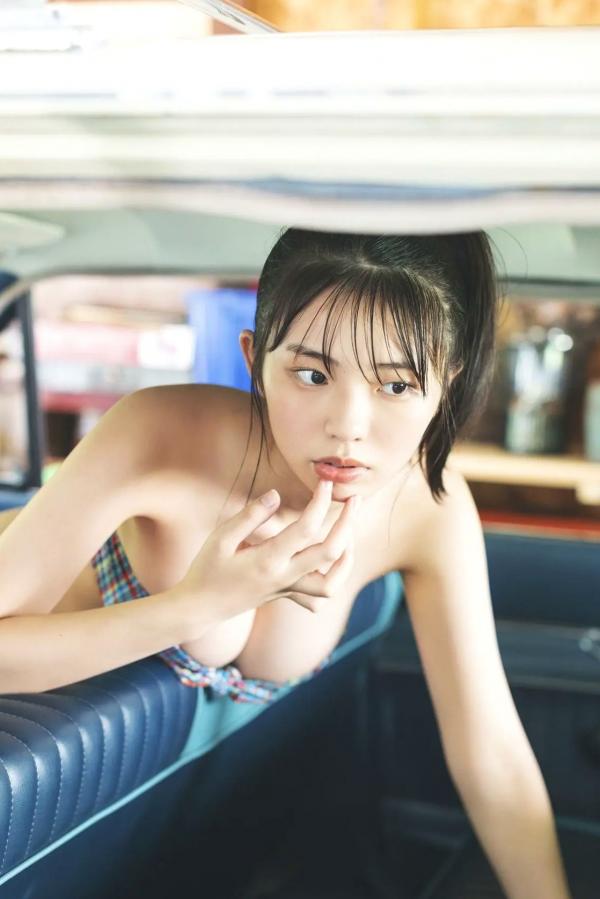   菊地姫奈 - GROWING UP！车内清新比基尼写真 纯欲性感大片第15张图片