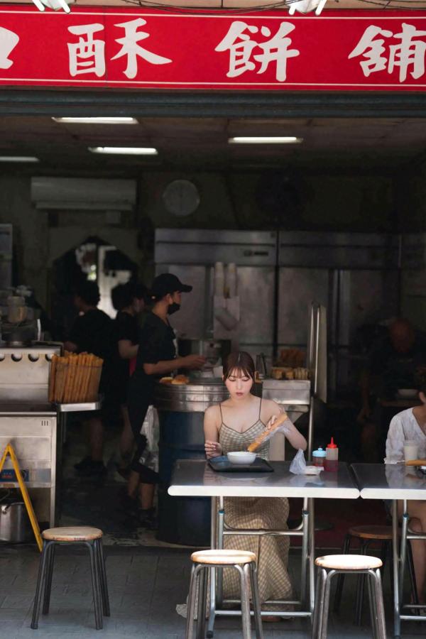   雪平莉左 台湾九份复古旗袍与性感比基尼写真第4张图片