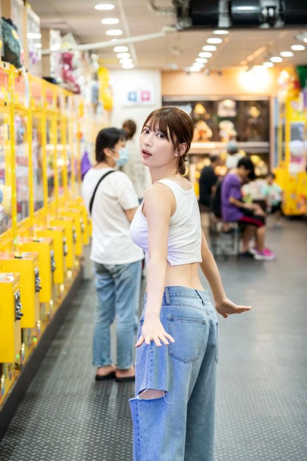   雪平莉左 台湾九份复古旗袍与性感比基尼写真第9张图片
