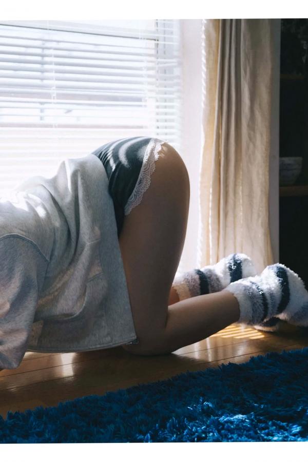   東雲うみ - 彼女が部屋でしたいこと 日系家居私房写真 治愈性感女友视角第16张图片