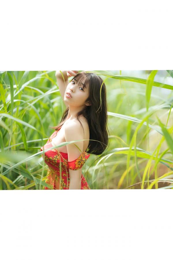    《菊地姫奈 - ヤンマガアザーっす！》日系榻榻米私房性感写真 清纯童颜与火辣身材第25张图片