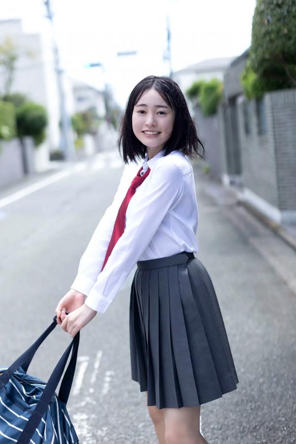    白濱美兎 - 稍显成熟的微熟性感 日系清纯校服与吊带写真第40张图片