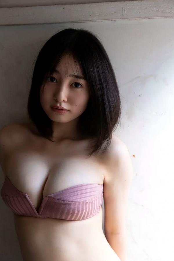    白濱美兎 - 稍显成熟的微熟性感 日系清纯校服与吊带写真第65张图片