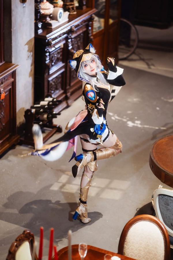   瓜希酱 - 崩坏 星穹铁道 赛飞儿 室内复古写真 性感美腿极品Cosplay第1张图片