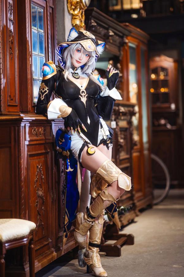   瓜希酱 - 崩坏 星穹铁道 赛飞儿 室内复古写真 性感美腿极品Cosplay第2张图片