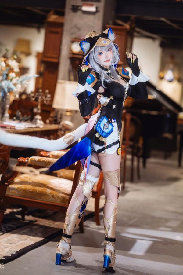   瓜希酱 - 崩坏 星穹铁道 赛飞儿 室内复古写真 性感美腿极品Cosplay第7张图片