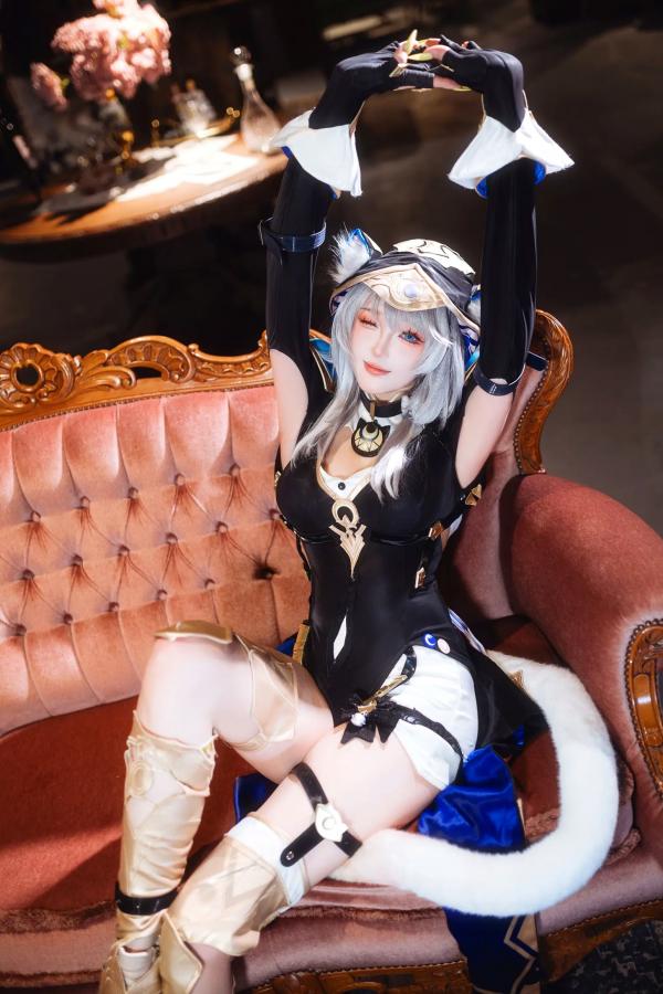  瓜希酱 - 崩坏 星穹铁道 赛飞儿 室内复古写真 性感美腿极品Cosplay第10张图片