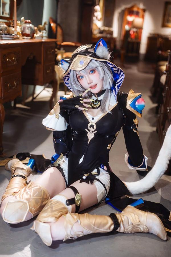   瓜希酱 - 崩坏 星穹铁道 赛飞儿 室内复古写真 性感美腿极品Cosplay第11张图片