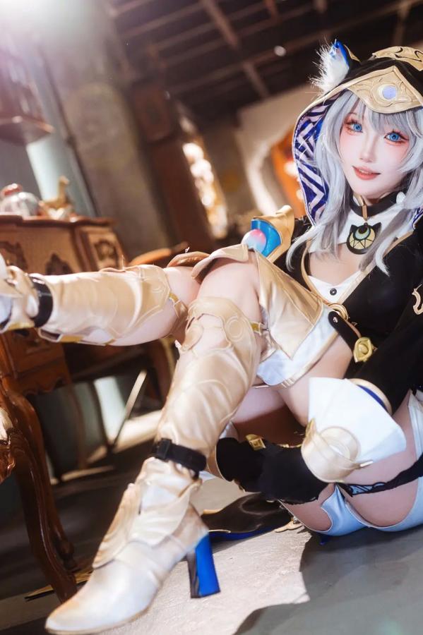   瓜希酱 - 崩坏 星穹铁道 赛飞儿 室内复古写真 性感美腿极品Cosplay第12张图片
