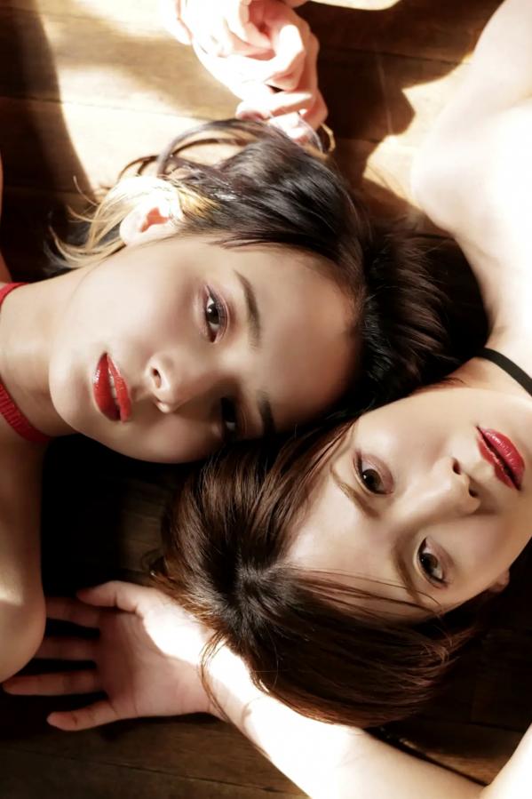    高宮まり x 岡田紗佳 - 牌 x 牌 Ⅱ：性感内衣与黑丝皮衣诱惑写真第47张图片