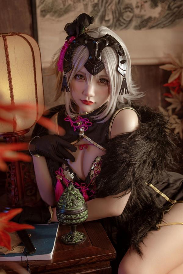    是一只熊仔吗-贞德-Jeanne-d-Arc-Alter黑贞德国风旗袍性感COS写真第9张图片