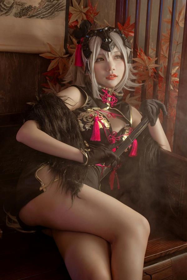    是一只熊仔吗-贞德-Jeanne-d-Arc-Alter黑贞德国风旗袍性感COS写真第10张图片