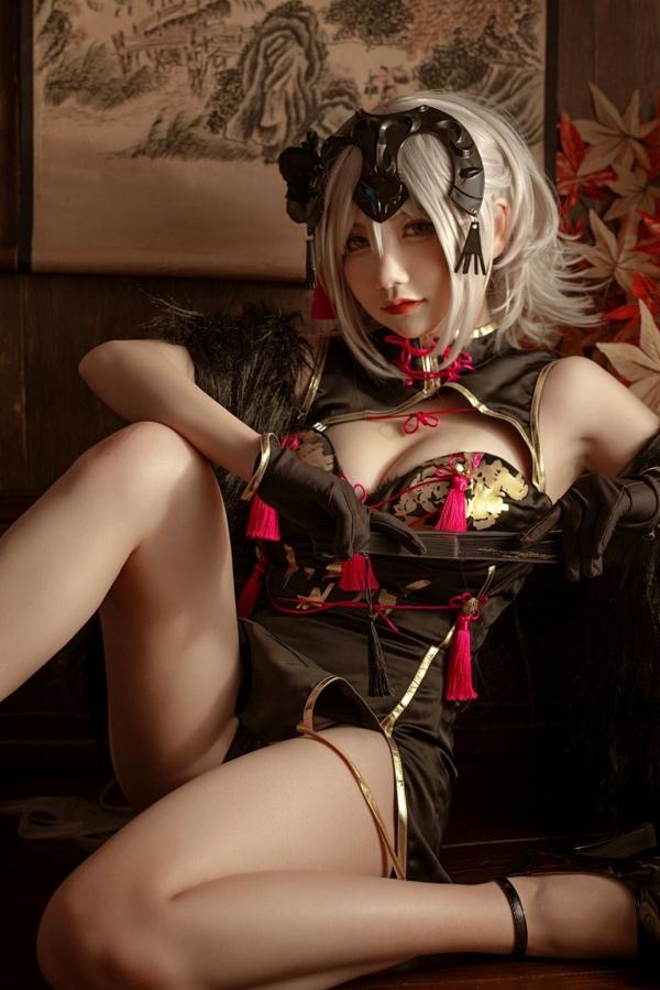    是一只熊仔吗-贞德-Jeanne-d-Arc-Alter黑贞德国风旗袍性感COS写真第11张图片
