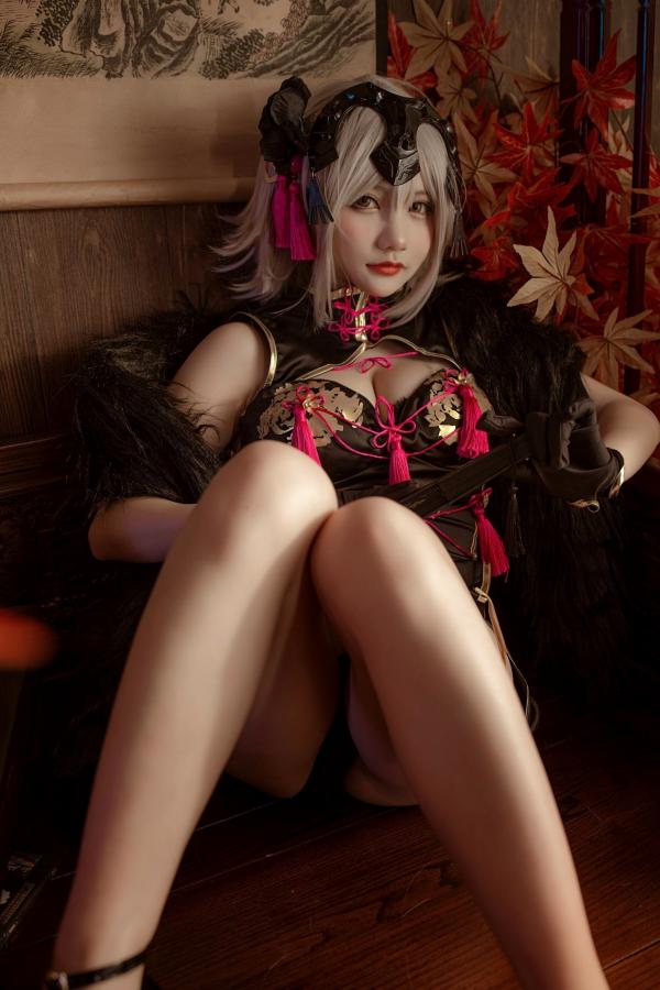    是一只熊仔吗-贞德-Jeanne-d-Arc-Alter黑贞德国风旗袍性感COS写真第22张图片