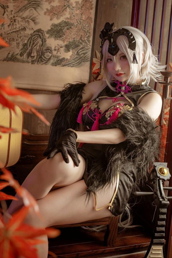    是一只熊仔吗-贞德-Jeanne-d-Arc-Alter黑贞德国风旗袍性感COS写真第25张图片
