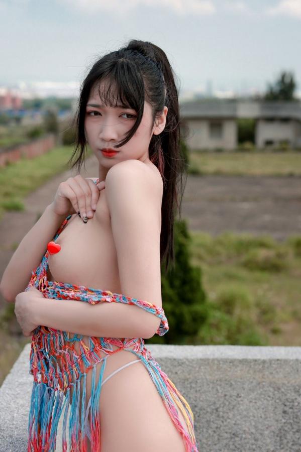   JVID吴紫欣野外露出写真 户外废墟风大尺度性感诱惑图集第16张图片