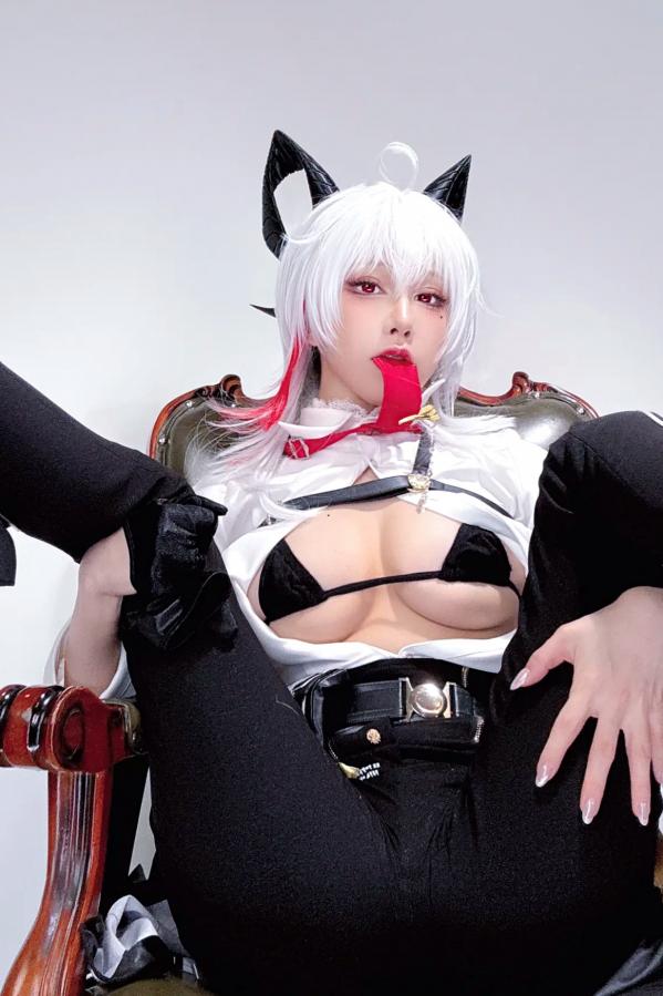   水淼aqua - 赞妮Cosplay黑丝性感魅惑美臀自拍写真第19张图片