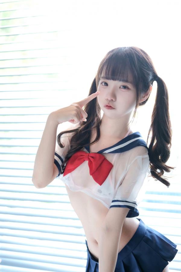   可可小白兔-透明学生服 浴室水手服纯欲写真 萌系萝莉性感诱惑第9张图片
