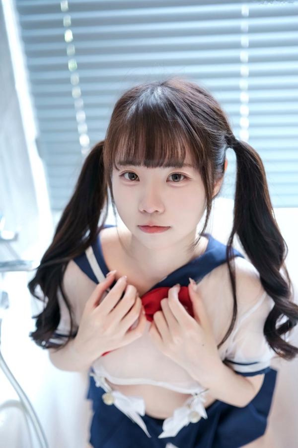   可可小白兔-透明学生服 浴室水手服纯欲写真 萌系萝莉性感诱惑第16张图片