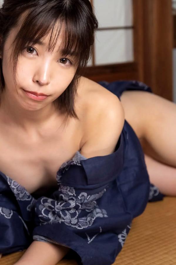  真中つぐ - Eureka [26P] 日系校服制服与红色比基尼和服私房写真第24张图片