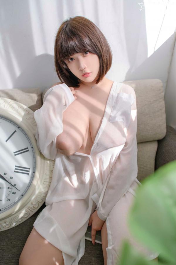   JVID-茹茹-寄宿家中的前同事-一早醒來就衣衫不整第63张图片