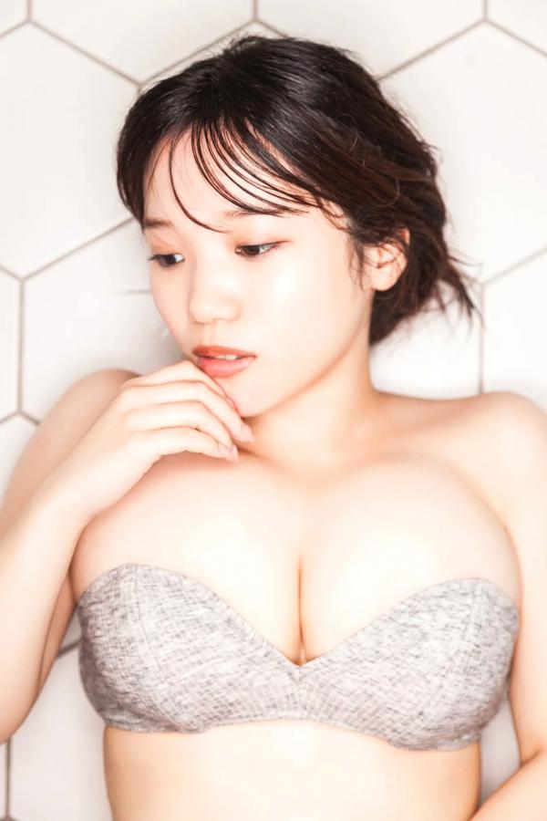    堀みなみ - 聖なるHカップ vol.2 [57P] 日系条纹泳衣清新家居性感写真第56张图片