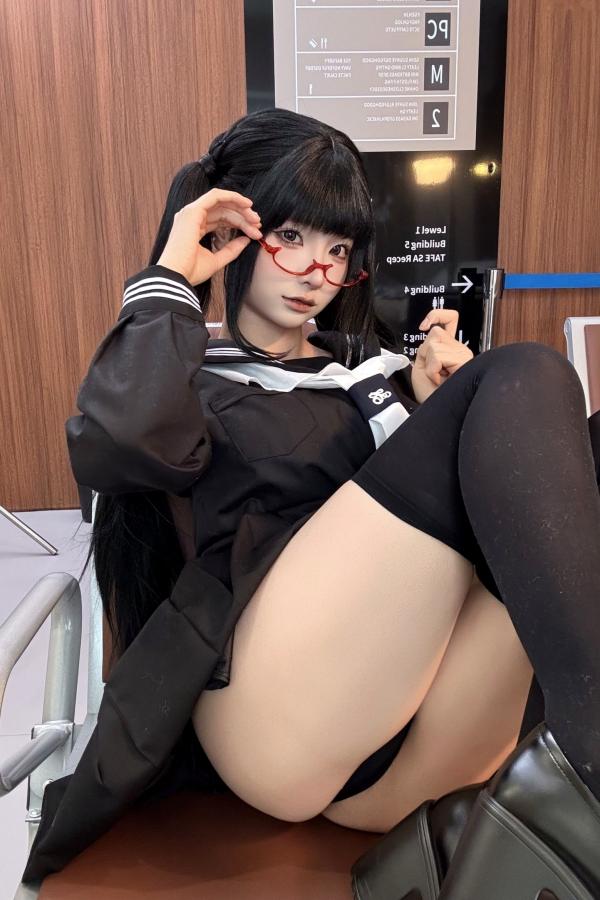   蠢沫沫-黄推博主的秘密-B-黑丝水手服眼镜娘萌系性感Cos照片第100张图片