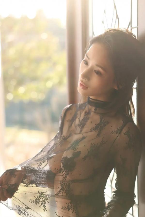   《フミカ - フミカのミワク vol.2》日本女神性感蕾丝透视与浴室湿身诱惑写真第38张图片