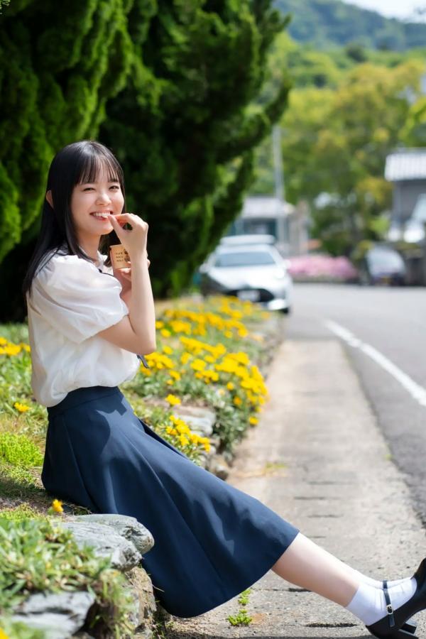   楡井希実 - 初表紙で予測不能の爆発が起きた！日系清纯户外和服治愈写真第4张图片