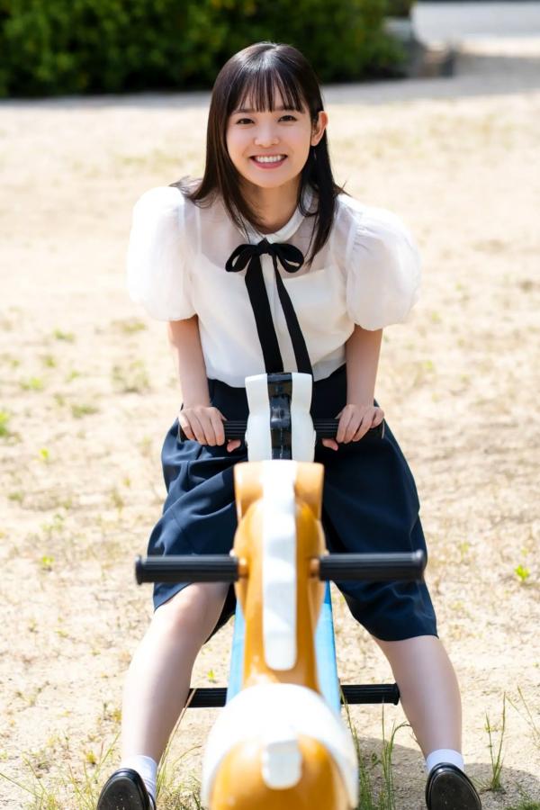   楡井希実 - 初表紙で予測不能の爆発が起きた！日系清纯户外和服治愈写真第6张图片