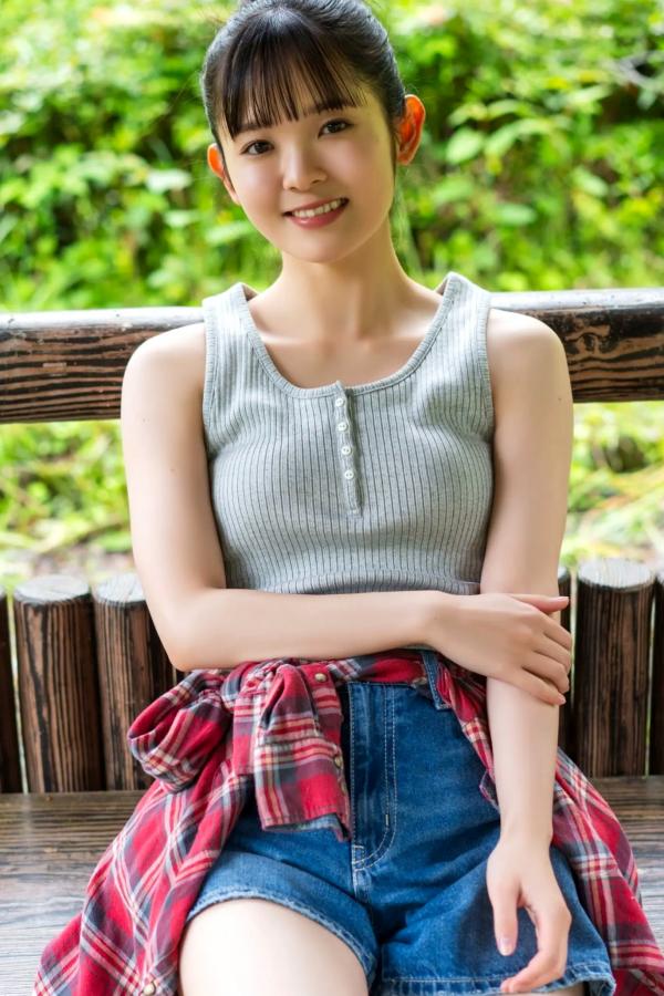   楡井希実 - 初表紙で予測不能の爆発が起きた！日系清纯户外和服治愈写真第24张图片