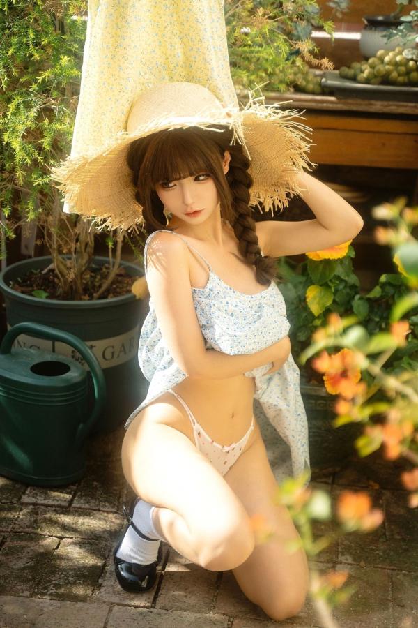   蠢沫沫-晾衣服 户外阳光草帽碎花裙清新性感私房写真第13张图片