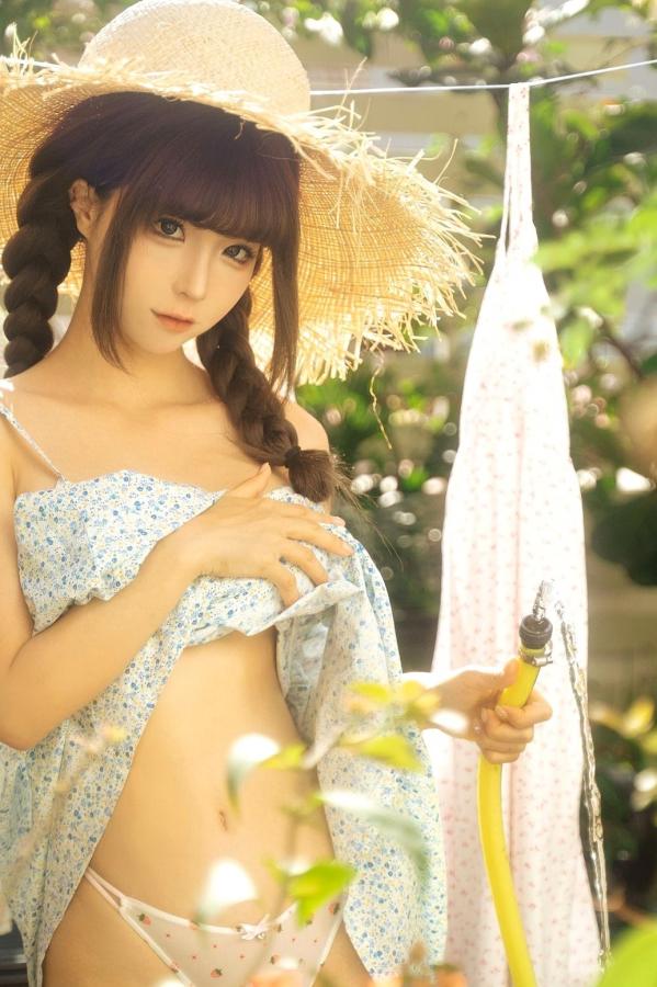   蠢沫沫-晾衣服 户外阳光草帽碎花裙清新性感私房写真第23张图片