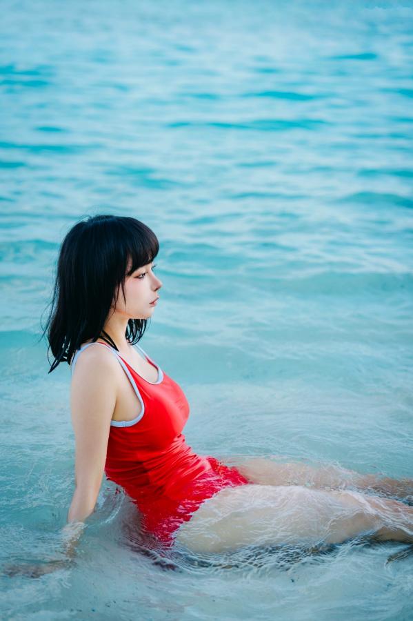 蠢沫沫  蠢沫沫2025年12月自拍 海边沙滩泳衣与性感内衣私房写真第12张图片