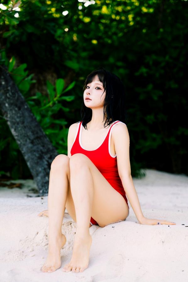 蠢沫沫  蠢沫沫2025年12月自拍 海边沙滩泳衣与性感内衣私房写真第17张图片