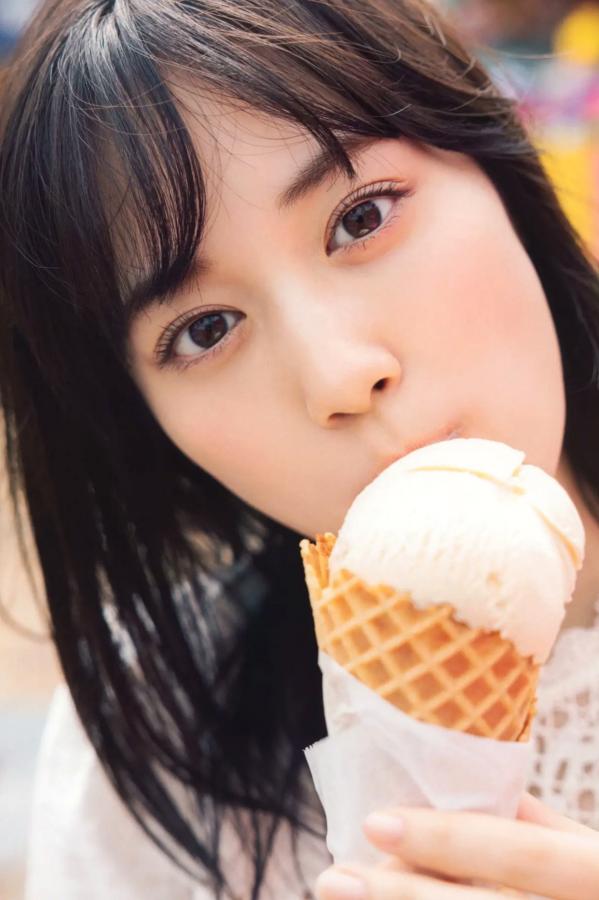   《山下美月 - ヒロイン》海边黑色比基尼与浴室甜美写真第12张图片