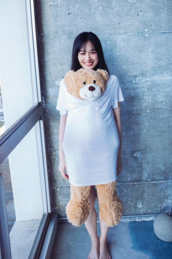   《山下美月 - ヒロイン》海边黑色比基尼与浴室甜美写真第23张图片