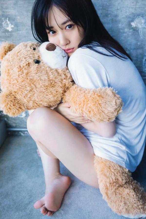   《山下美月 - ヒロイン》海边黑色比基尼与浴室甜美写真第27张图片