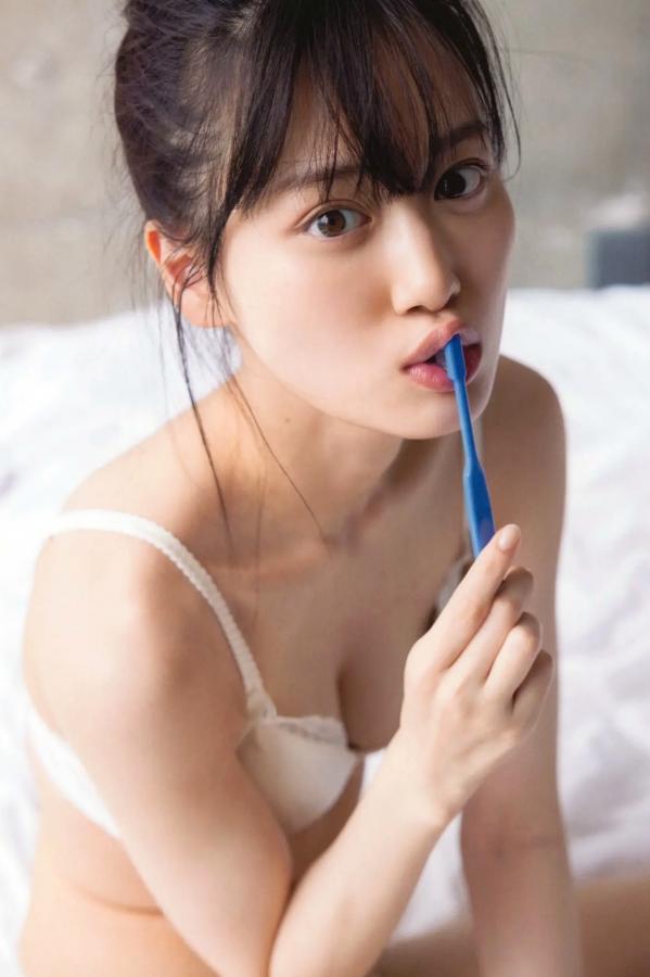  《山下美月 - ヒロイン》海边黑色比基尼与浴室甜美写真第39张图片