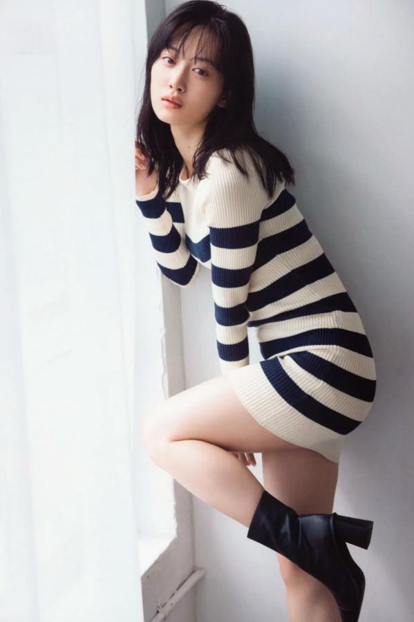   《山下美月 - ヒロイン》海边黑色比基尼与浴室甜美写真第61张图片
