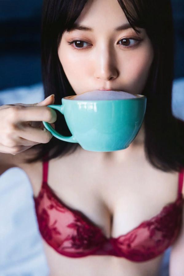   《山下美月 - ヒロイン》海边黑色比基尼与浴室甜美写真第74张图片
