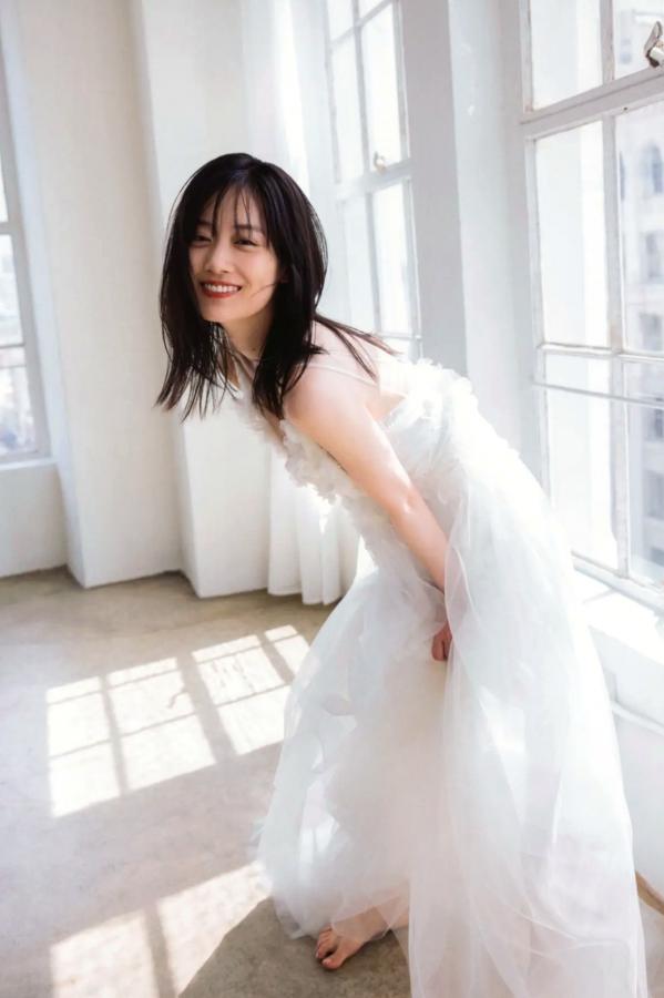   《山下美月 - ヒロイン》海边黑色比基尼与浴室甜美写真第80张图片