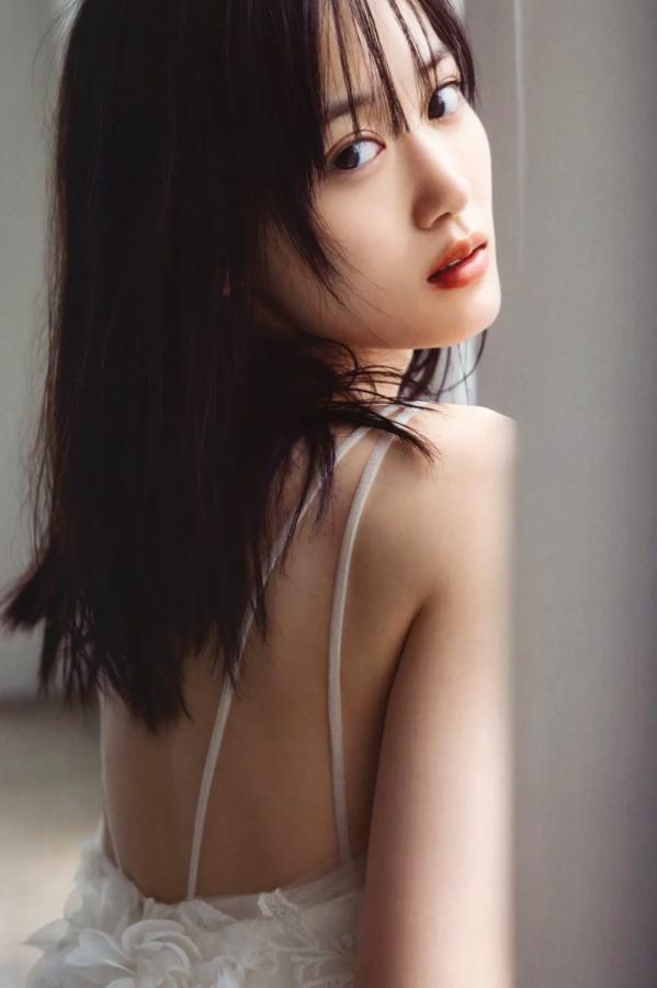  《山下美月 - ヒロイン》海边黑色比基尼与浴室甜美写真第81张图片