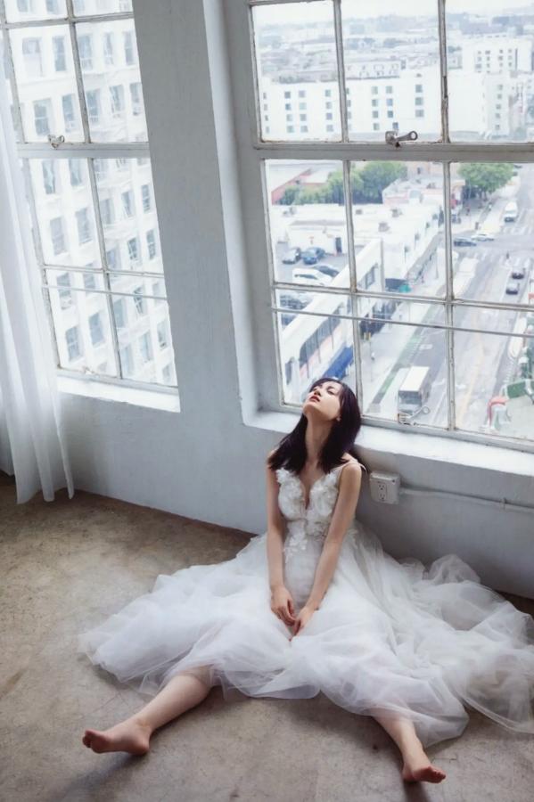   《山下美月 - ヒロイン》海边黑色比基尼与浴室甜美写真第85张图片