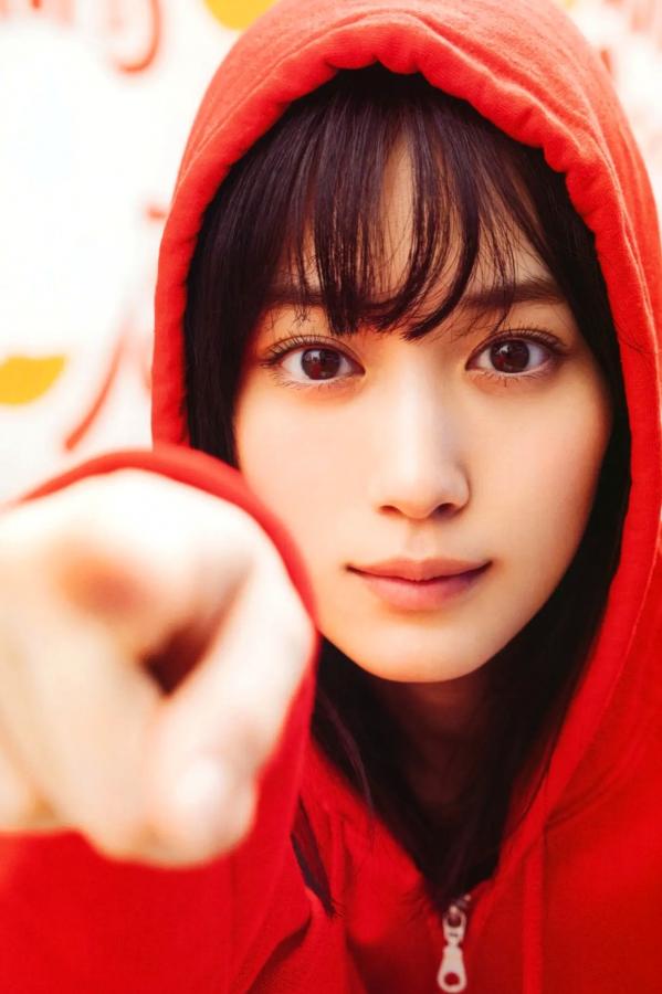   《山下美月 - ヒロイン》海边黑色比基尼与浴室甜美写真第93张图片